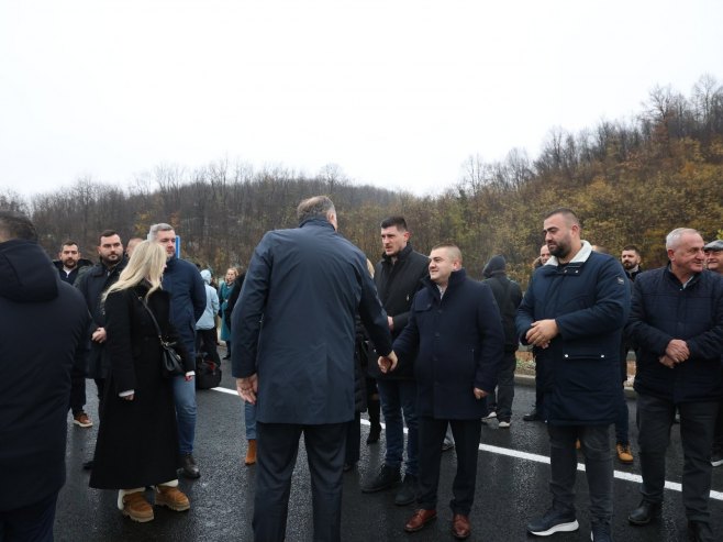 Отварање реконструисаног пута (ZIPAPHOTO/Borislav Zdrinja )