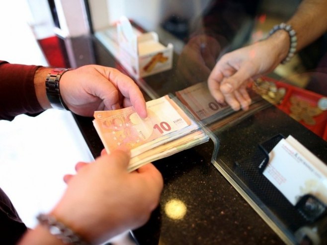 Полиција упозорава: Лажне новчанице од пет, 10 и 20 евра