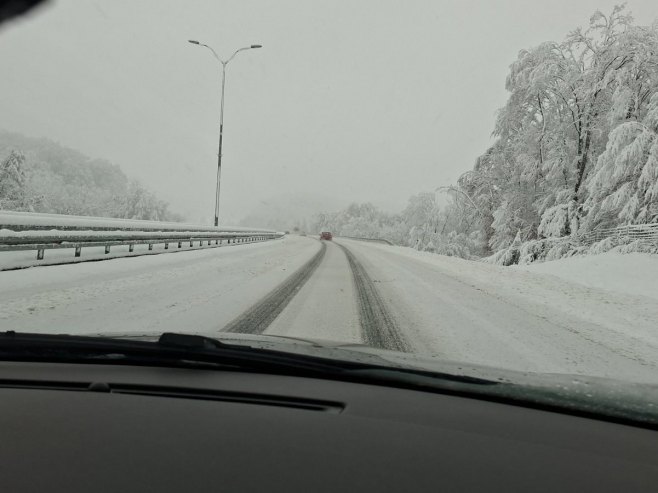 Отежан саобраћај на ауто-путу "9. јануар" Бањалука-Добој