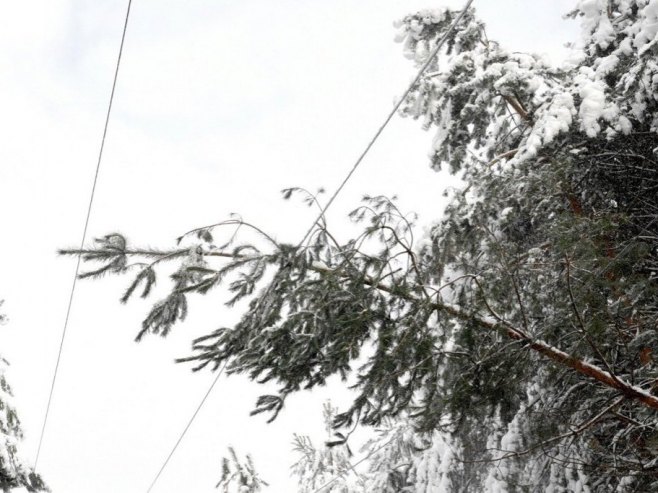 Огласила се "Електрокрајина": Све теренске екипе раде на отклањању кварова, ситуацију отежавају непроходни путеви