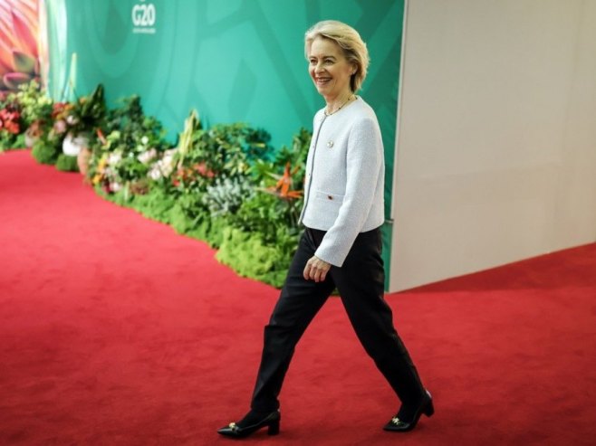 Фон дер Лајен: Украјинске границе не могу се мијењати силом