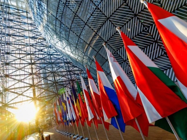 Лондон, Берлин и Париз најавили да ће позвати Москву назад у Г8