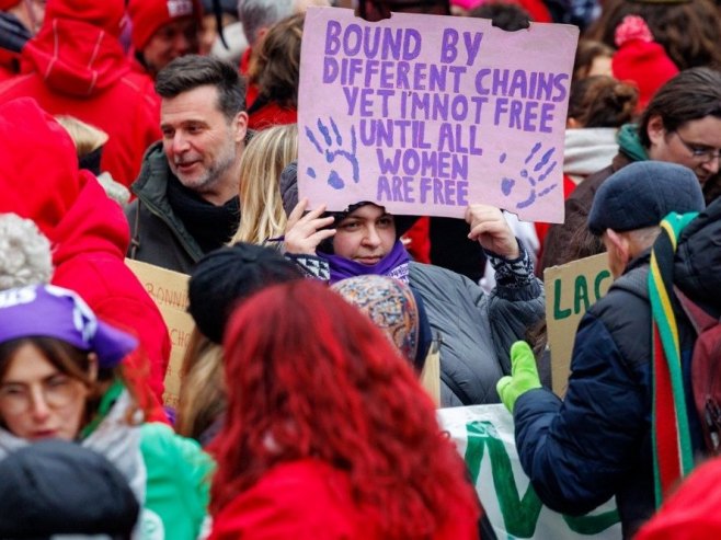 Штрајк у Белгији изазвао саобраћајни колапс, хаос у лукама и јавном превозу