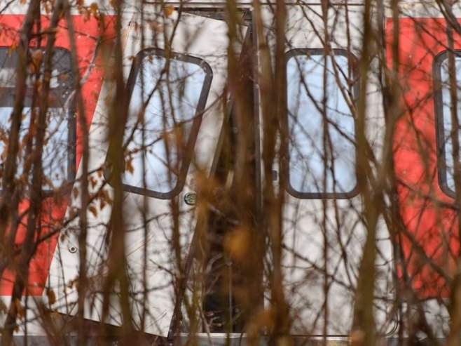 Код Винковаца погинула једна особа у удару воза