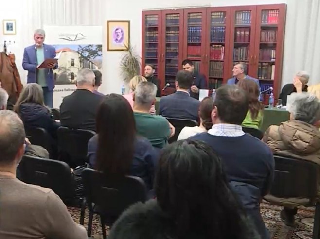 У Требињу представљена збирка поезије "Хероји без адресе" (ВИДЕО)