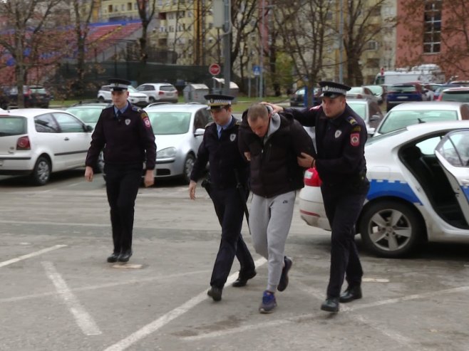 Ухапшено лице због упућених пријетњи спроведено у Окружно јавно тужилаштво у Бањалуци