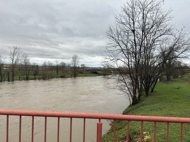 Бабић: Врбас премашио коту редовне одбране од поплава, али нема мјеста паници (ФОТО/ВИДЕО)