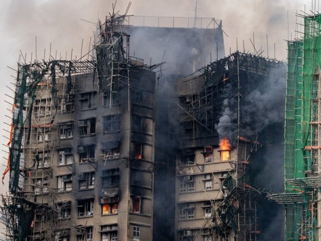 Пожар у Хонг Конгу (Фото: EPA/LEUNG MAN HEI, илустрација) - 