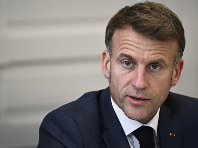 Макрон најављује добровољну војну службу у Француској