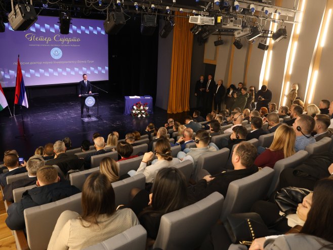 Универзитет у Бањалуци почаствован на додјели доктората наука Сијарту; Сарадња Мађарске и Српске све боља (ВИДЕО)