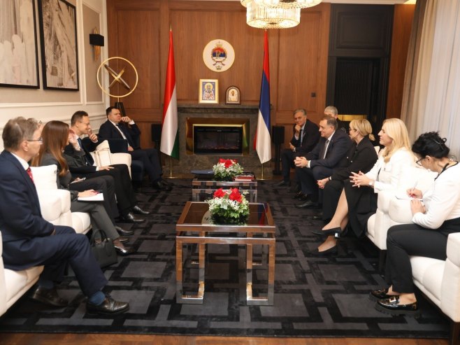 Састанак у Палати Републике - Фото: ZIPAPHOTO/Borislav Zdrinja