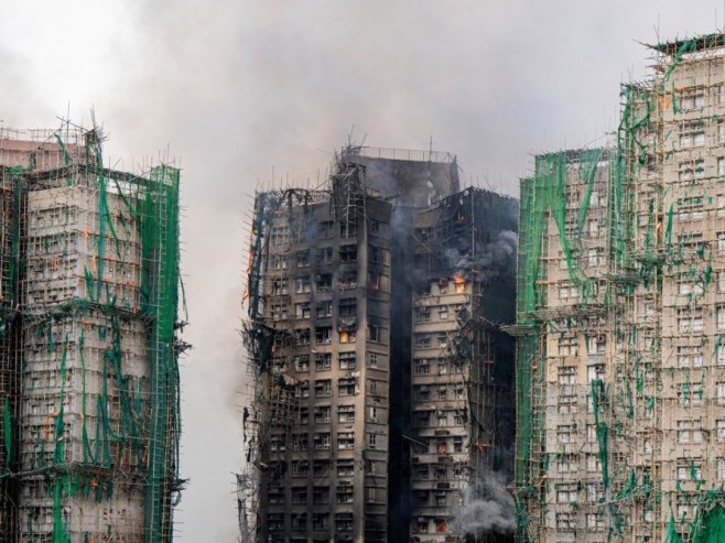 Број погинулих у Хонг Конгу повећан на 75 (ВИДЕО)