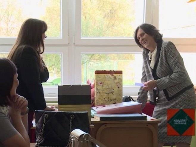 Фоча: Након три деценије преданог рада учитељица Селена Шарић отишла у заслужену пензију (ВИДЕО)