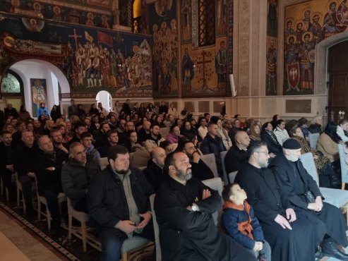 Требиње: Предавање јеромонаха Макарија о посту и молитви (ФОТО)