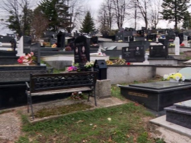 Породица Додиг из Бањалуке води дугогодишњи спор око гробног мјеста (ВИДЕО)