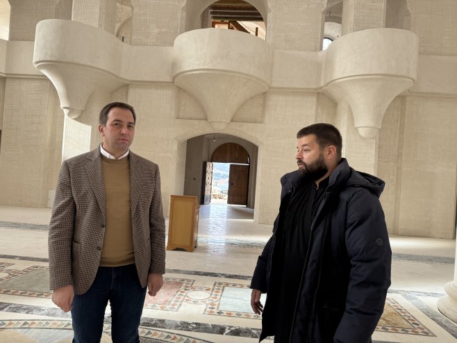 Горан Селак посјетио Саборну цркву Свете Тројице у Мостару - Фото: СРНА