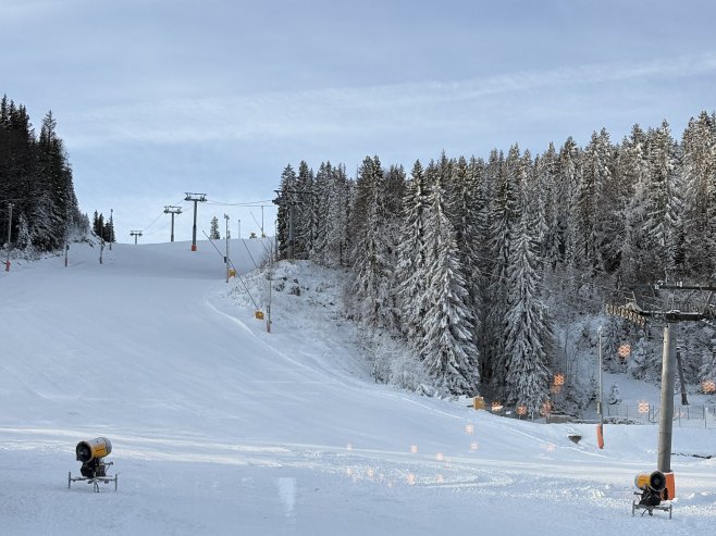 Снијег на Јахорини, колапс на путу за Пале
