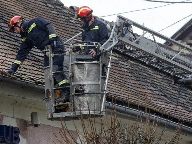 Загреб: Гори кућа на Максимиру, на терену пет ватрогасних возила (ВИДЕО)
