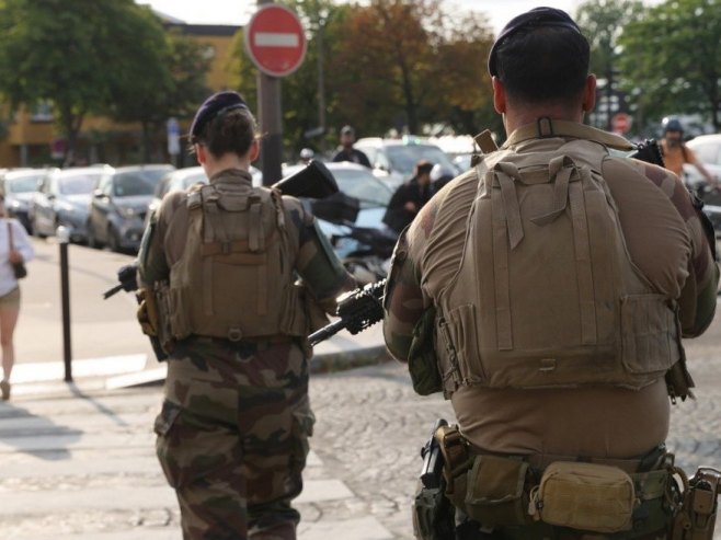 Русија: Париз упорно тражи начине да директно учествује у сукобу у Украјини