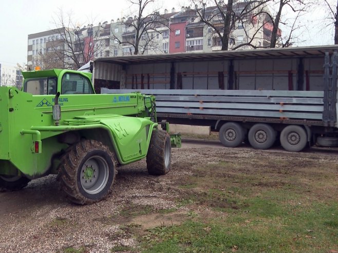 До када ће навијачи Борца утакмице са источне трибине пратити без крова над главом? (ВИДЕО)