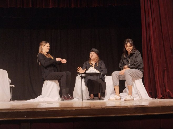 Пред публиком комедија "Луда кућа Балканска"