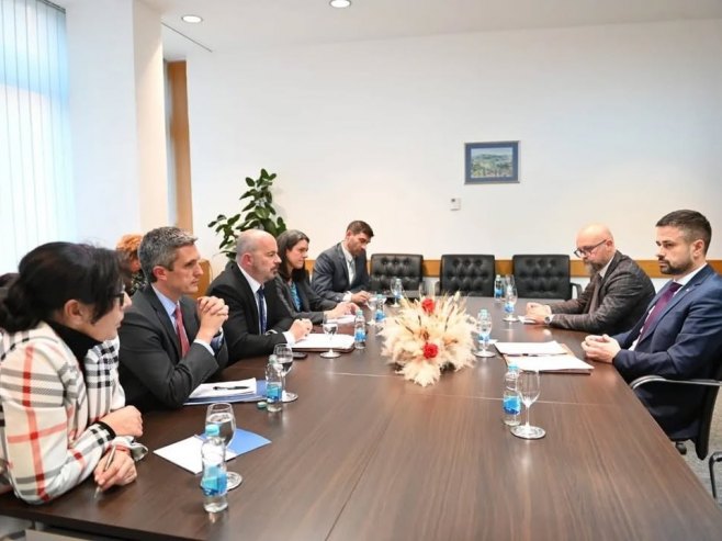 Амиџић на састанку са Флемингом: Конструктиван дијалог од виталног је значаја за напредак и просперитет