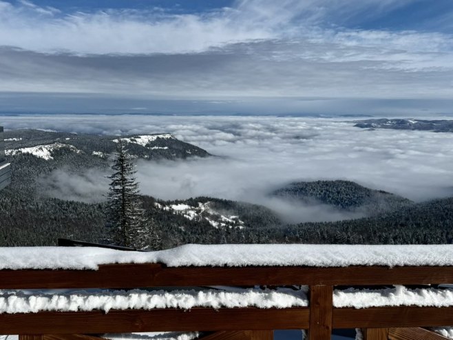 За викенд киша, сусњежица и снијег
