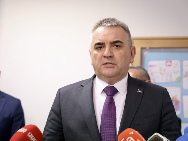 Минић: Студенти покретачи хуманитарне акције заслужују пуну подршку