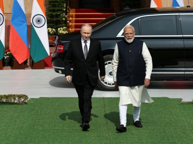 Медији: Индија тудеј приказао цртани филм са Путином и Модијем (ВИДЕО)