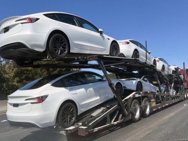 Теслин "модел 3 стандард" стигао у Европу по цијени од 36.990 евра