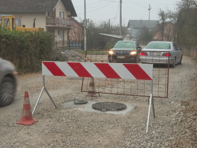 Продужен рок за за рехабилитацију саобраћајнице у Улици Петра Великог у бањалучком насељу Чесма (ВИДЕО)
