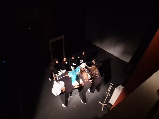 Требињски гимназијалци премијерно извели мјузикл "У пламену" (ВИДЕО)