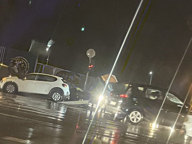 Саобраћајна незгода у Бањалуци, сударило се више аута