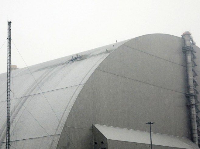 ИАЕА: Оштећени штит изнад чернобиљског нуклеарног реактора више не блокира зрачење