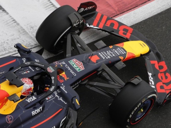 Макс Ферстапен освојио пол позицију за одлучујућу трку у шампионату Формуле 1