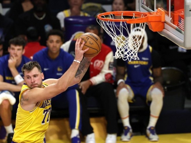 Лука Дончић (Фото: EPA/ALLISON DINNER SHUTTERSTOCK OUT) - 