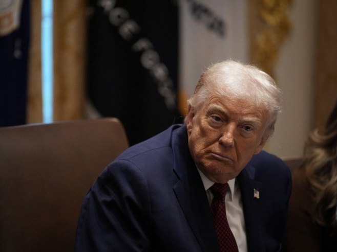 Трамп рекао да ће Мексику увести додатне царине од пет одсто због спора око воде