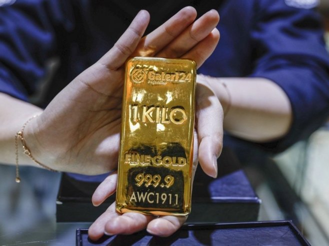 Европски индекси у порасту, пале цијене нафте и злата, у фокусу трговина у Њемачкој