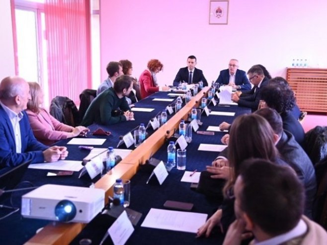 Панел-дискусија (фото: narodnaskupstinars.net) Панел-дискусија (фото: narodnaskupstinars.net) -