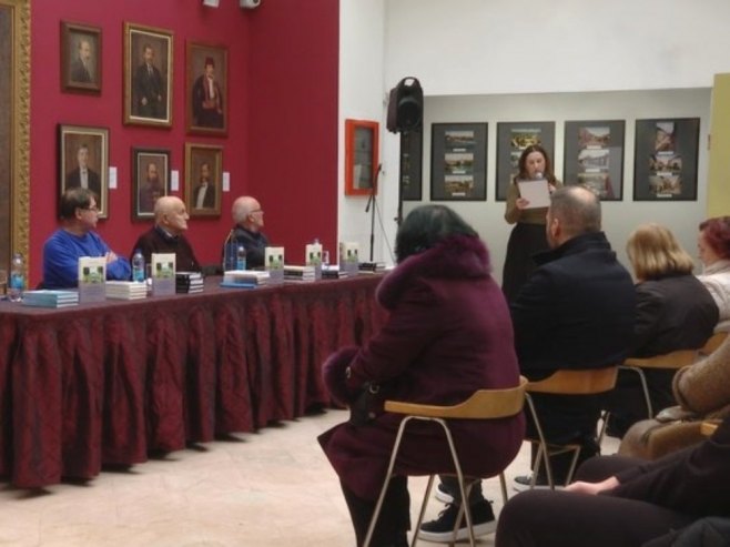 У Музеју Српске одржана промоција књиге "Капу доље када идеш кроз Кнешпоље" (ВИДЕО)