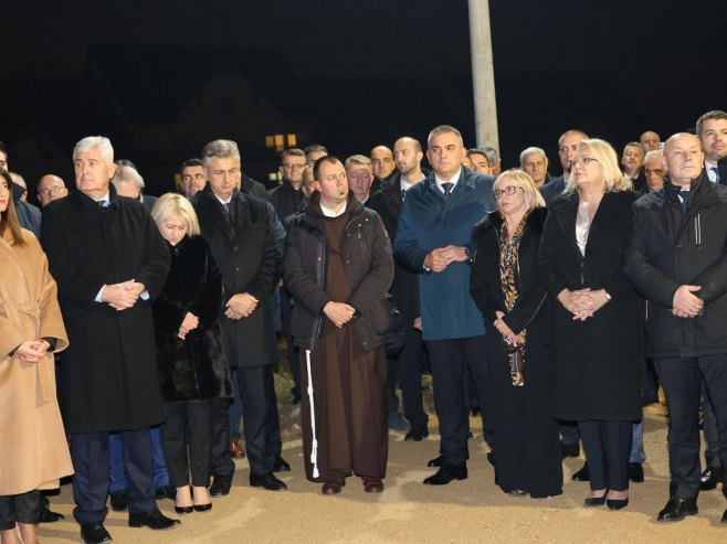 Пленковић положио камен темељац за студентско-културни центар на Петрићевцу (ФОТО)