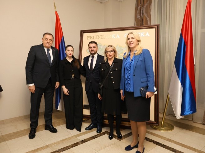 Цвијановић: Са божићног пријема послате поруке мира, сарадње и суживота