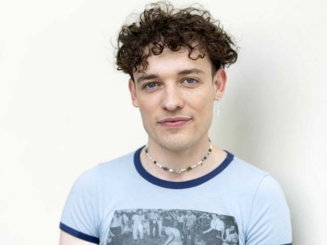 Побједник Евровизије Немо вратио трофеј у знак протеста