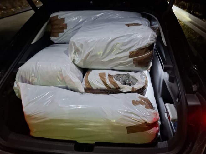 Откривена већа количина текстилне робе код држављанина Србије