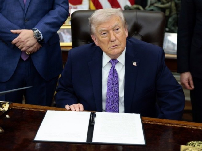 Доналд Трамп (фото: EPA/SHAWN THEW) Доналд Трамп (фото: EPA/SHAWN THEW) -