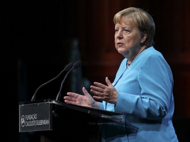 Меркел: Вјештачка интелигенција могла би да изазове сукоб Европе и САД