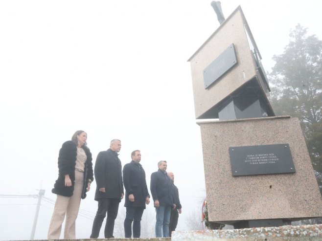 Spomenik stradalim Srbima u Drakuliću