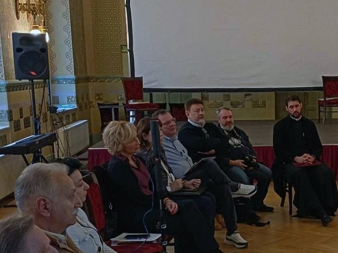 Медији кључни фактор сваког друштва; Најзначајнији задатак - очување српског језика, писма и традиције