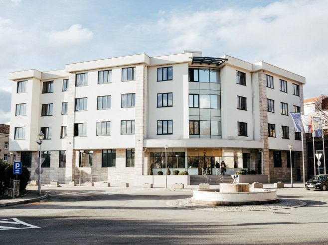 Требиње: Предложен притвор за три лица осумњичена за трговину дрогом