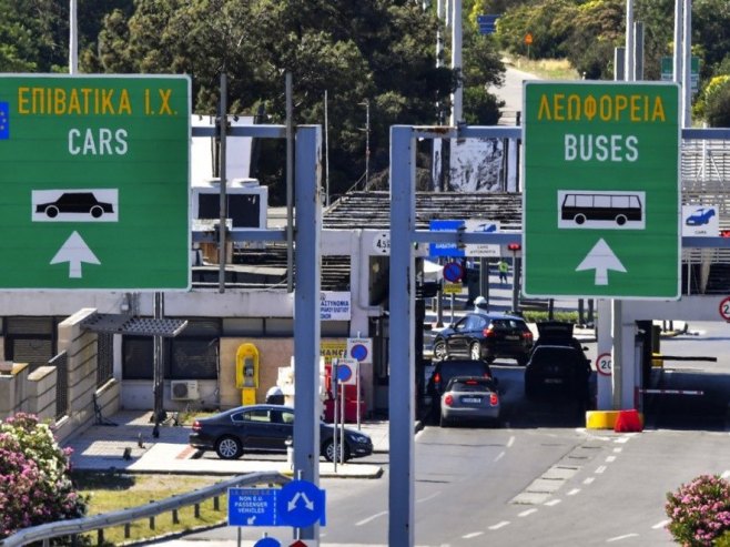 У Грчкој ухапшено пет лица у оквиру истраге о кријумчарењу кокаина У Грчкој ухапшено пет лица у оквиру истраге о кријумчарењу кокаина